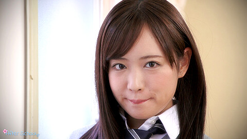 Miyuki Sakura Schoolgirl